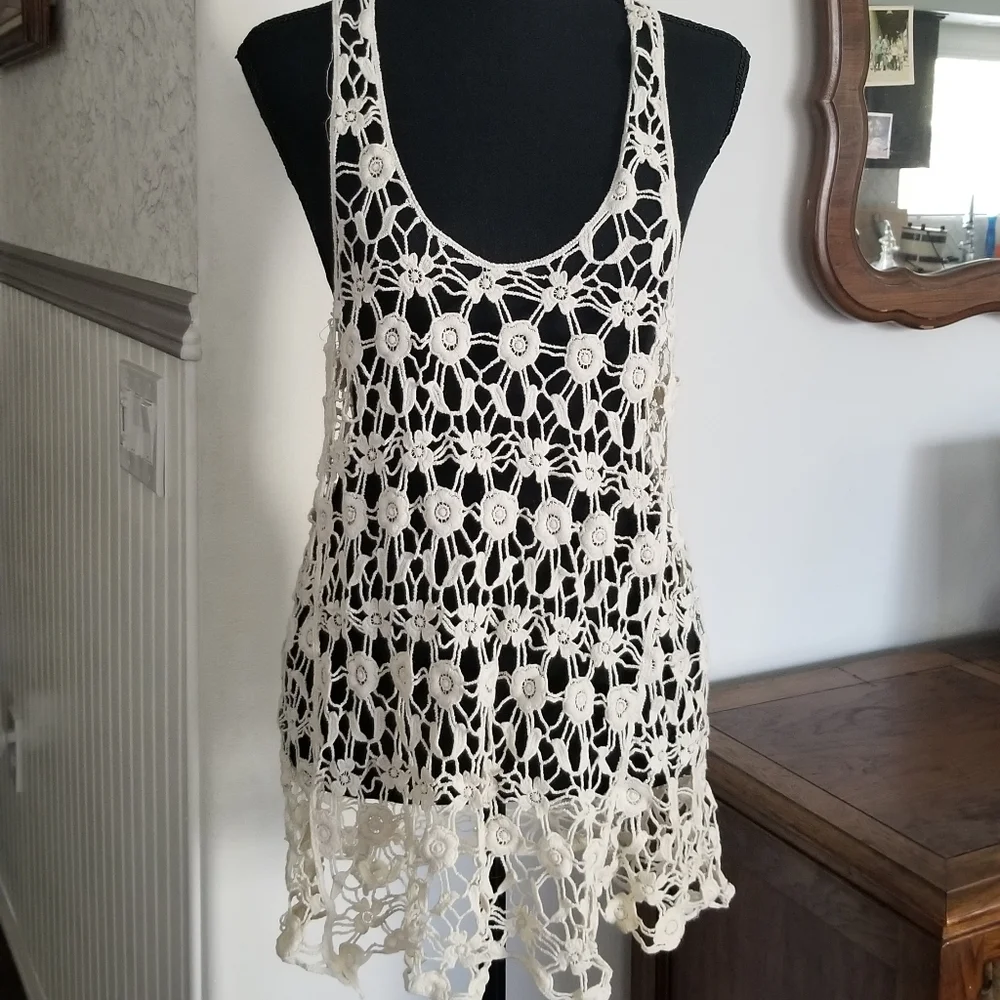 NWT Cute coverlet for beachwear or over a Tshirt for another spring layer - Picture 1 of 7